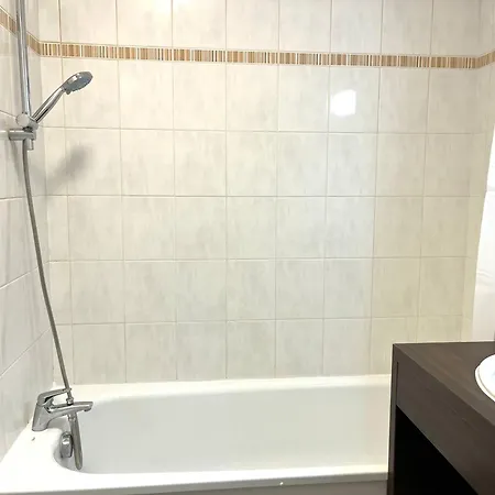 Cosy Disney-paris-rer A *